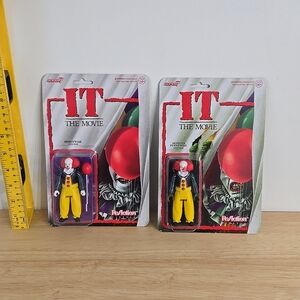 IT The Movie Pennywise Figure - Yellow and Red